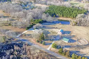 646 Longview Rd, Statesville, NC 28625 - Photo 3