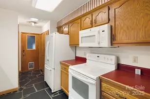 111 S Valley View Dr, Mars Hill, NC 28754 - Photo 17