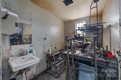 935 Shelton Avenue, Statesville, NC 28677 - Photo 21