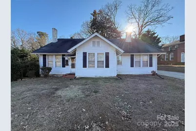112 E Ashe Street, Wadesboro, NC 28170 - Photo 1