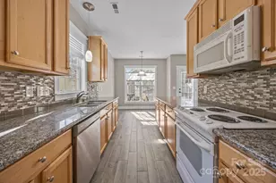 132 E Morehouse Ave, Mooresville, NC 28117 - Photo 9