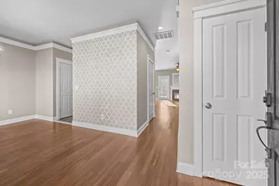 132 E Morehouse Avenue, Mooresville, NC 28117 - Photo 5