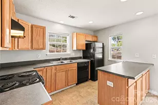 3201 Blythe Ridge Ct, Charlotte, NC 28213 - Photo 11