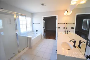 6827 Braddock Ln, Charlotte, NC 28277 - Photo 17