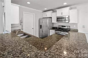 3735 Ernie Dr, Charlotte, NC 28269 - Photo 11