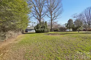 511 Oak Grove Rd, Flat Rock, NC 28731 - Photo 37