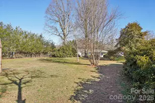 511 Oak Grove Rd, Flat Rock, NC 28731 - Photo 35