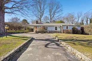 511 Oak Grove Rd, Flat Rock, NC 28731 - Photo 3