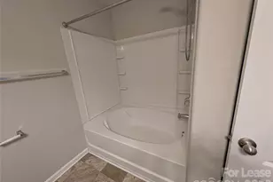 8419 Candlenut Ln, Charlotte, NC 28215 - Photo 25