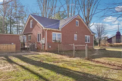 2510 Old Spartanburg Road, East Flat Rock, NC 28726 - Photo 33