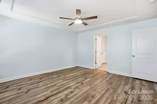 3909 Woodland View Dr, Charlotte, NC 28215 - Photo 17