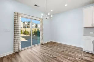 3909 Woodland View Dr, Charlotte, NC 28215 - Photo 13