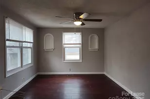 3216 Hawkins Pl, Charlotte, NC 28269 - Photo 3