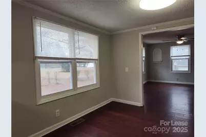 3216 Hawkins Place, Charlotte, NC 28269 - Photo 5