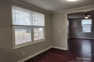 3216 Hawkins Pl, Charlotte, NC 28269 - Photo 5