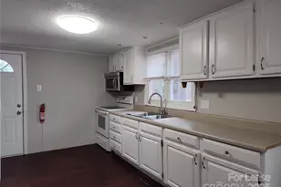 3216 Hawkins Pl, Charlotte, NC 28269 - Photo 7