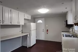 3216 Hawkins Pl, Charlotte, NC 28269 - Photo 9