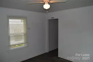 511 S Elm St, Statesville, NC 28677 - Photo 3