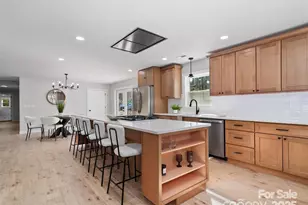 1109 S Prestonwood Dr, Hendersonville, NC 28739 - Photo 9