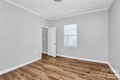 1015 W 4th Avenue, Gastonia, NC 28052 - Photo 15