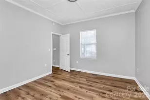 1015 W 4th Ave, Gastonia, NC 28052 - Photo 15