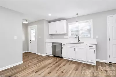 1015 W 4th Avenue, Gastonia, NC 28052 - Photo 11