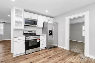 1015 W 4th Avenue, Gastonia, NC 28052 - Photo 9