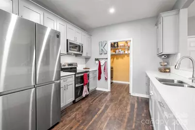 3434 Charterhall Lane, Charlotte, NC 28215 - Photo 7