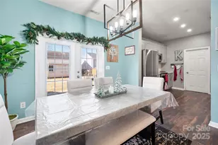 3434 Charterhall Ln, Charlotte, NC 28215 - Photo 9