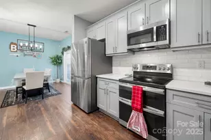 3434 Charterhall Ln, Charlotte, NC 28215 - Photo 3