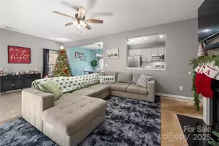 3434 Charterhall Ln, Charlotte, NC 28215 - Photo 11