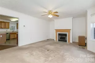 135 Reservoir Dr, Hendersonville, NC 28739 - Photo 9