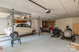 135 Reservoir Dr, Hendersonville, NC 28739 - Photo 21