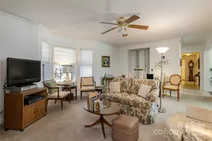 135 Reservoir Dr, Hendersonville, NC 28739 - Photo 5