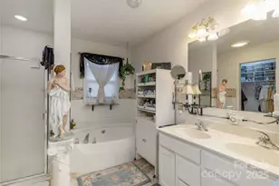 135 Reservoir Dr, Hendersonville, NC 28739 - Photo 17