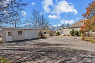 21 Ben Owenby Rd, Fairview, NC 28730 - Photo 31