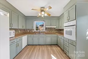 2418 Vista Dr, Charlotte, NC 28212 - Photo 13