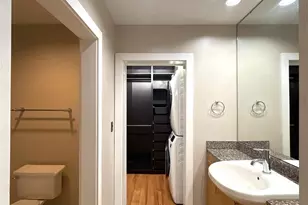 505 E 6th St, Charlotte, NC 28202 - Photo 13