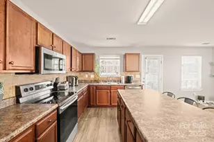 9404 Quilting Bee Lane, Charlotte, NC 28216 - Photo 15