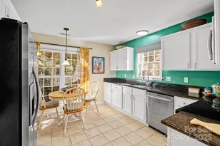 28 Sand Pebble Ct, Fletcher, NC 28732 - Photo 9