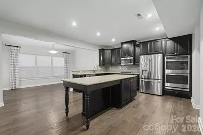 10474 Black Locust Lane, Charlotte, NC 28215 - Photo 11