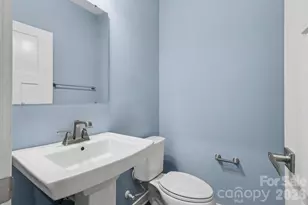 10474 Black Locust Ln, Charlotte, NC 28215 - Photo 25