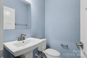 10474 Black Locust Ln, Charlotte, NC 28215 - Photo 25