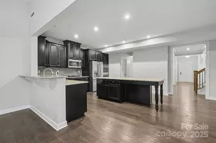 10474 Black Locust Ln, Charlotte, NC 28215 - Photo 13