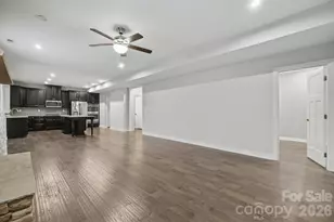 10474 Black Locust Ln, Charlotte, NC 28215 - Photo 23