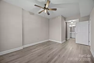300 W 5th St, Charlotte, NC 28202 - Photo 11
