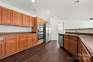 13812 Riding Hill Ave, Charlotte, NC 28213 - Photo 13