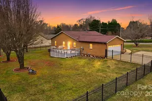 2336 21st Ave NE, Hickory, NC 28601 - Photo 11