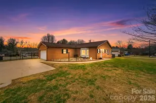 2336 21st Ave NE, Hickory, NC 28601 - Photo 9