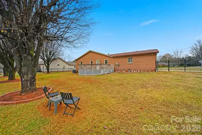 2336 21st Avenue NE, Hickory, NC 28601 - Photo 35